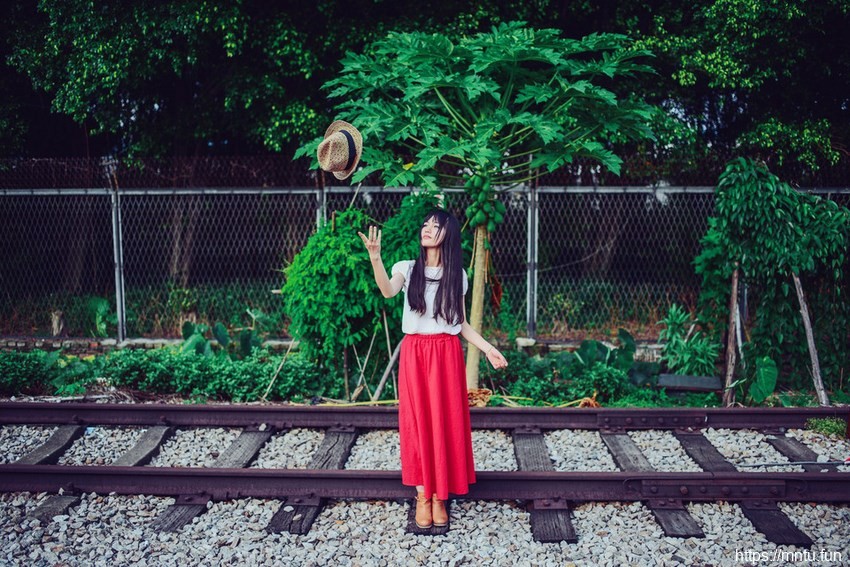 如诗如画校园清纯美女写真图片