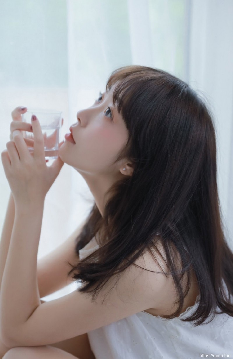 小姐姐肤白貌美小清新美女写真