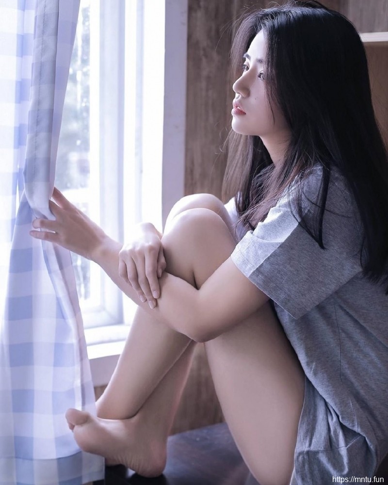 白净萌妹纸笑容甜美可爱图片