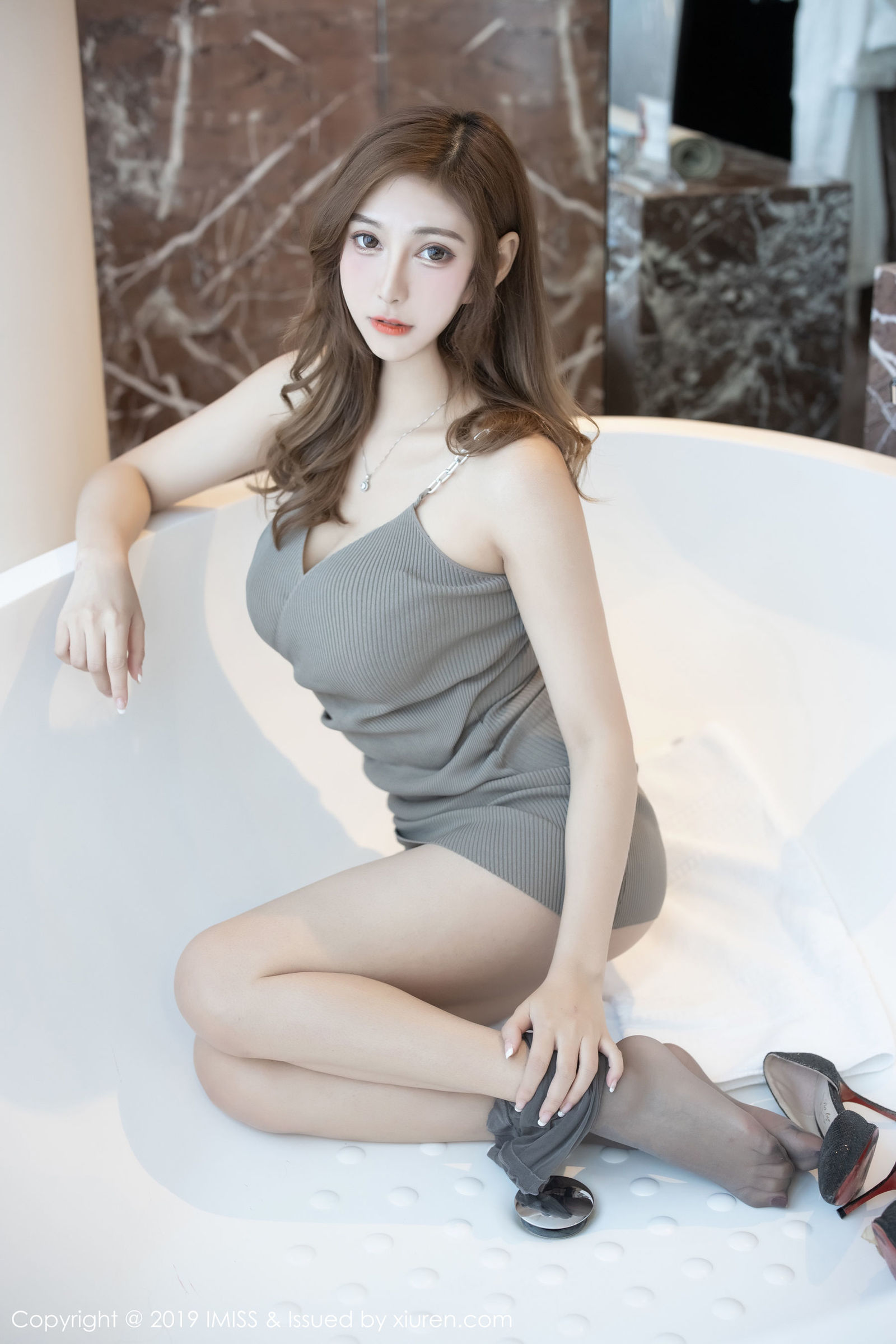 [IMiss爱蜜社] Vol.373 Lavinia &#8211; 魅惑的丝袜美腿极致销魂[41P]