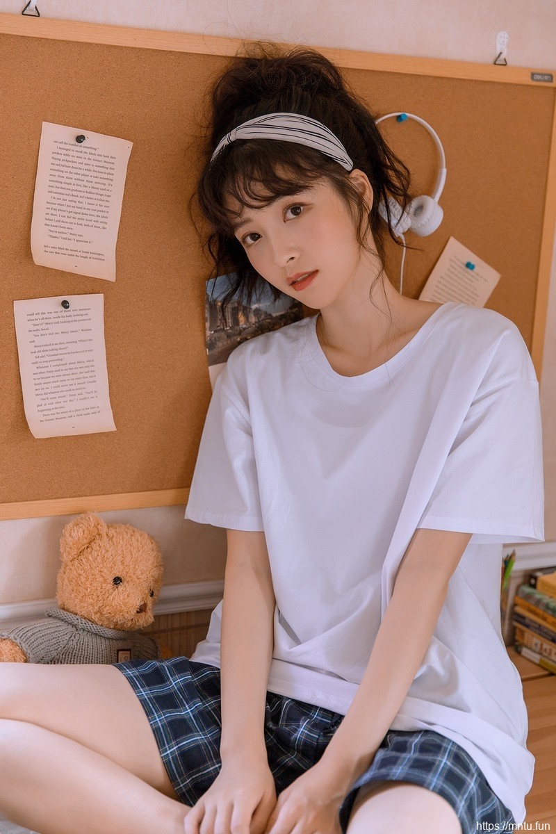 邻家小妹甜美可人私房写真集