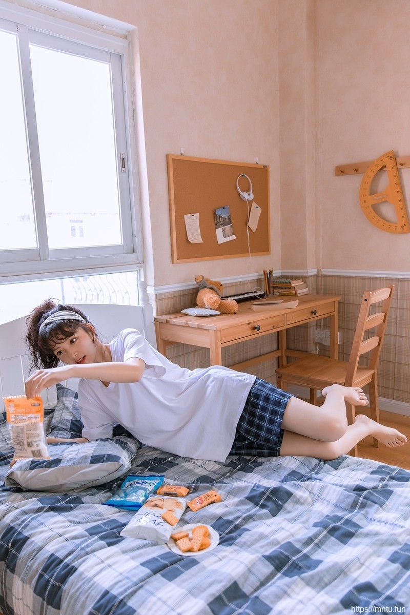 邻家小妹甜美可人私房写真集