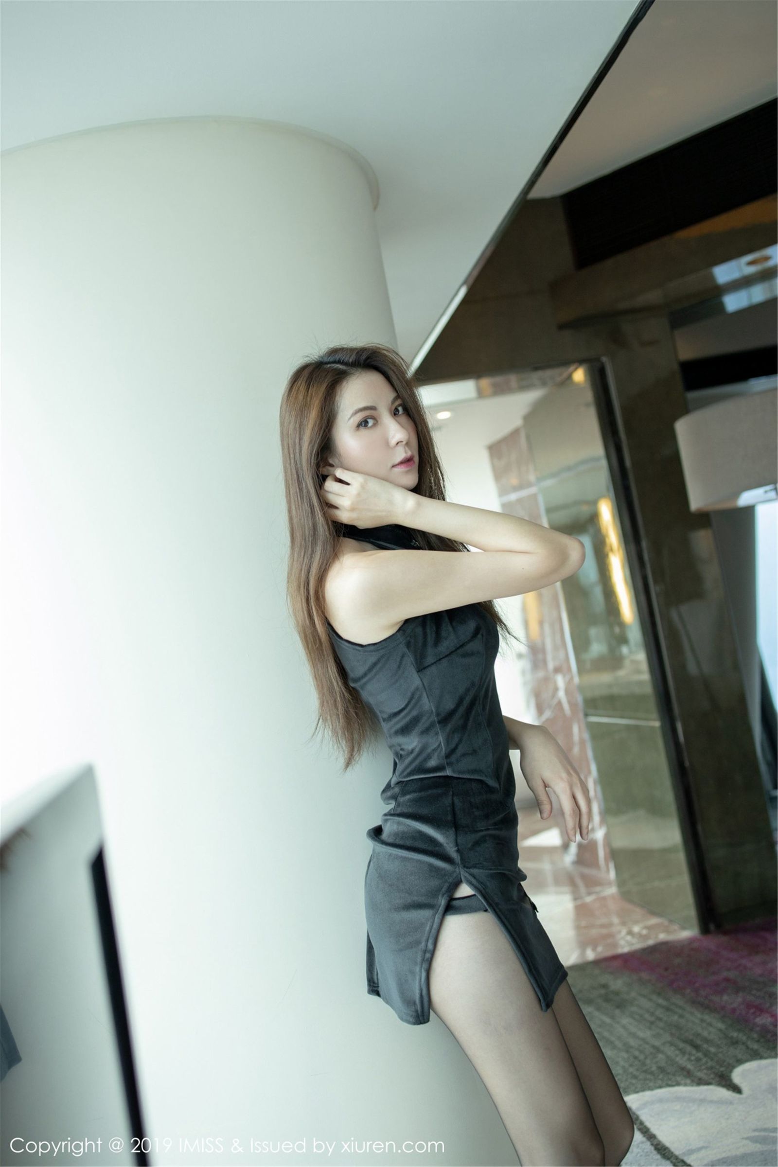 [IMiss爱蜜社] Vol.358 气质女神@carry旗袍丝袜[42P]