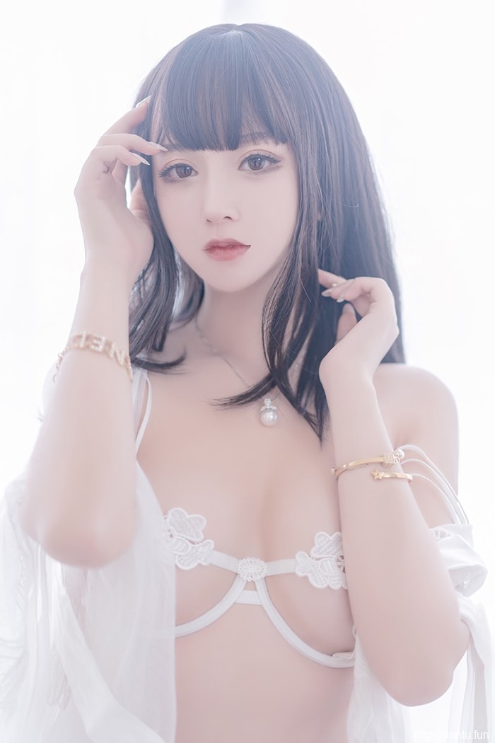 邻家小妹米线线情趣套装肆意裸露