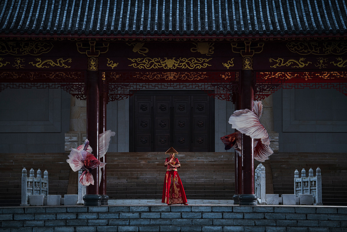 美艳性感的古装佳人大红嫁衣奢华典雅古风摄影图片