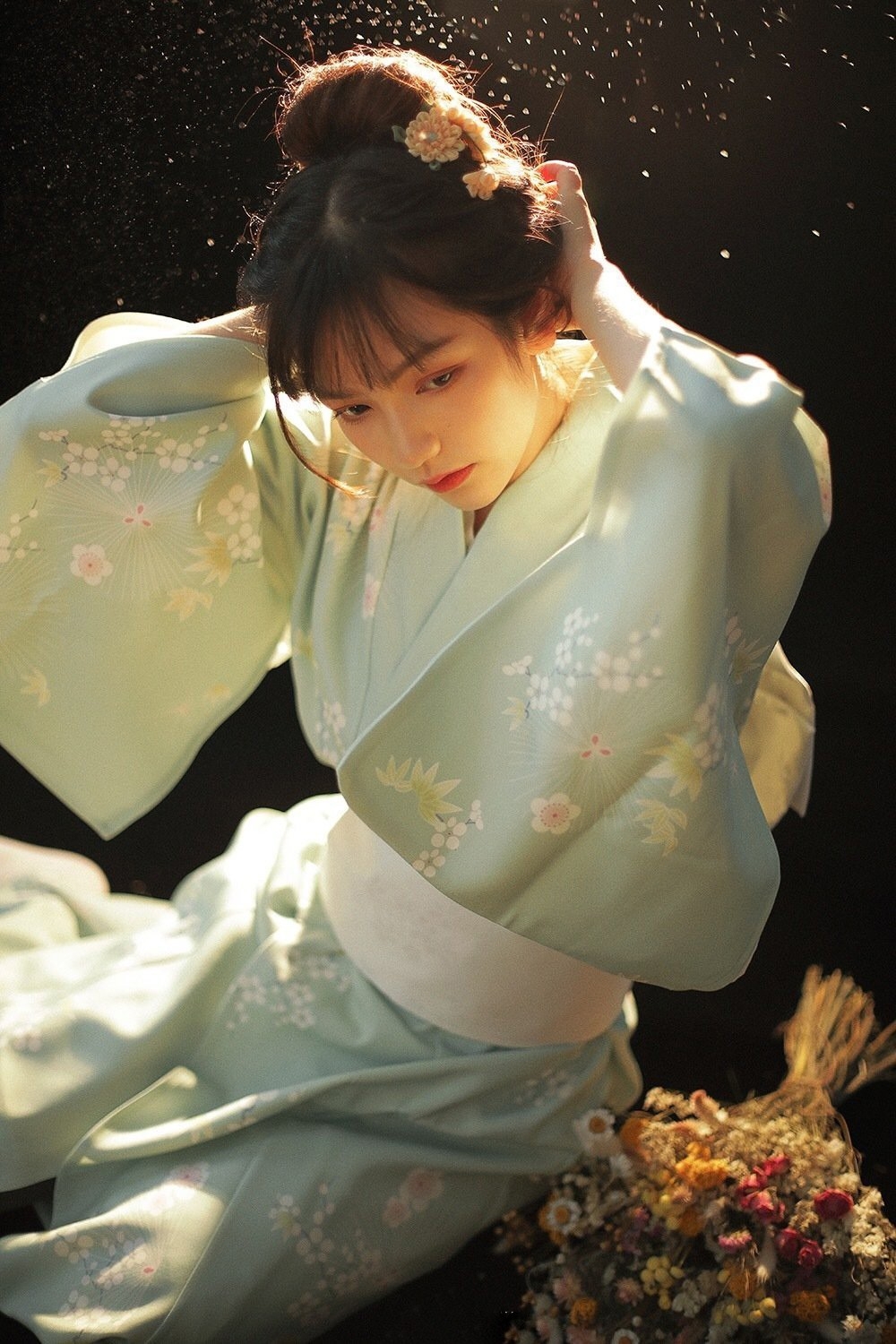 光影交错下禁欲又唯美的和服妹子神圣不可侵犯写真