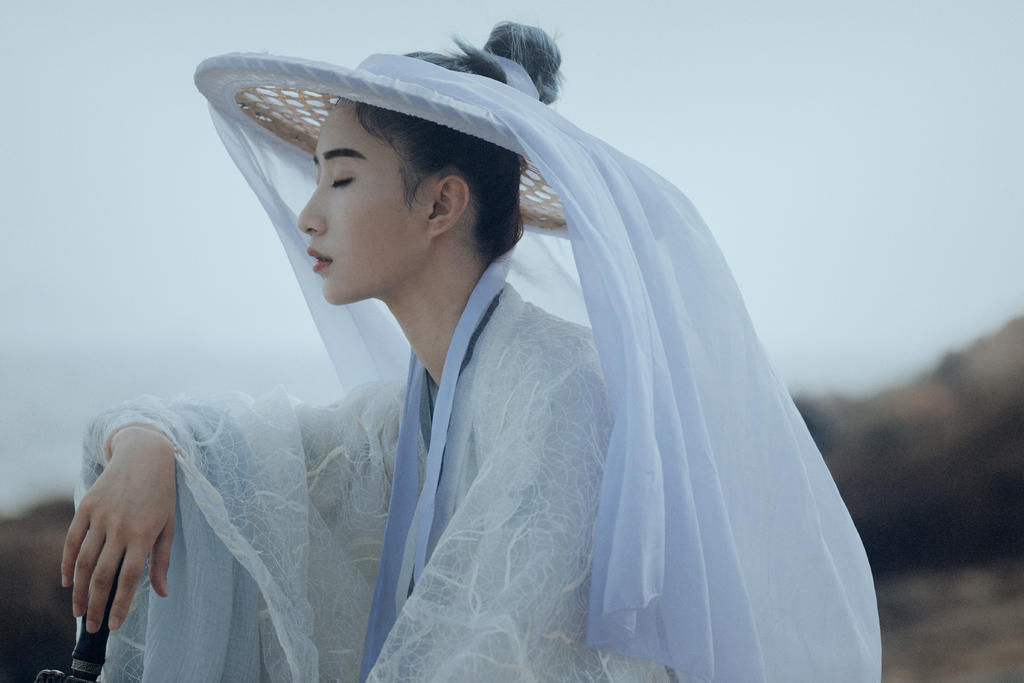 身材纤细窈窕的古装侠女英姿飒爽古风霸气图片