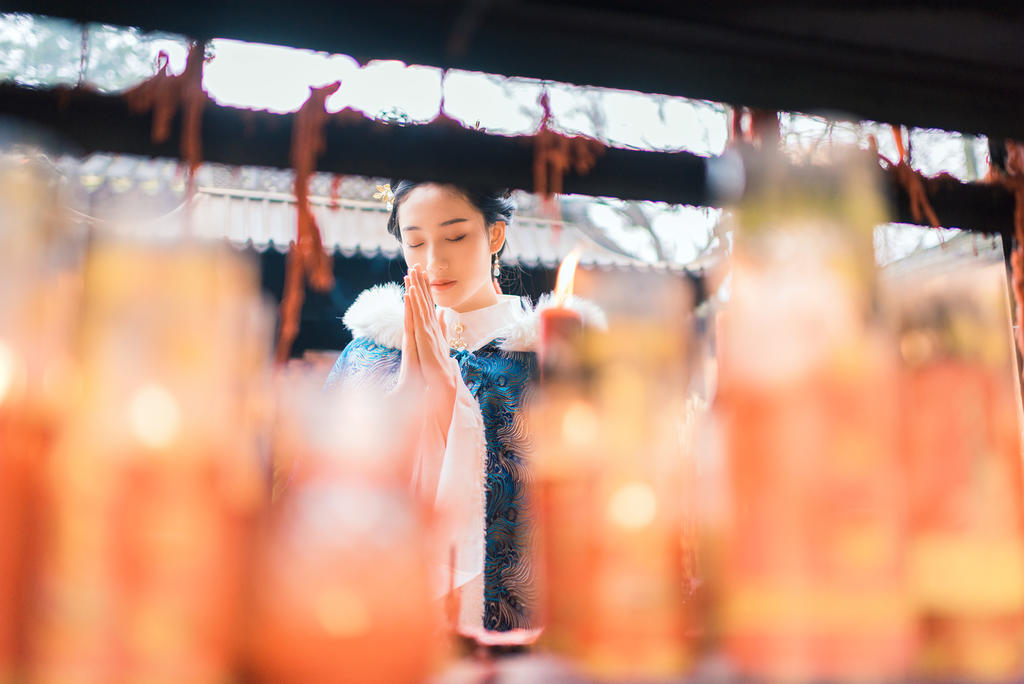 回眸一笑百媚生的汉服美女气质出尘唯美古风摄影