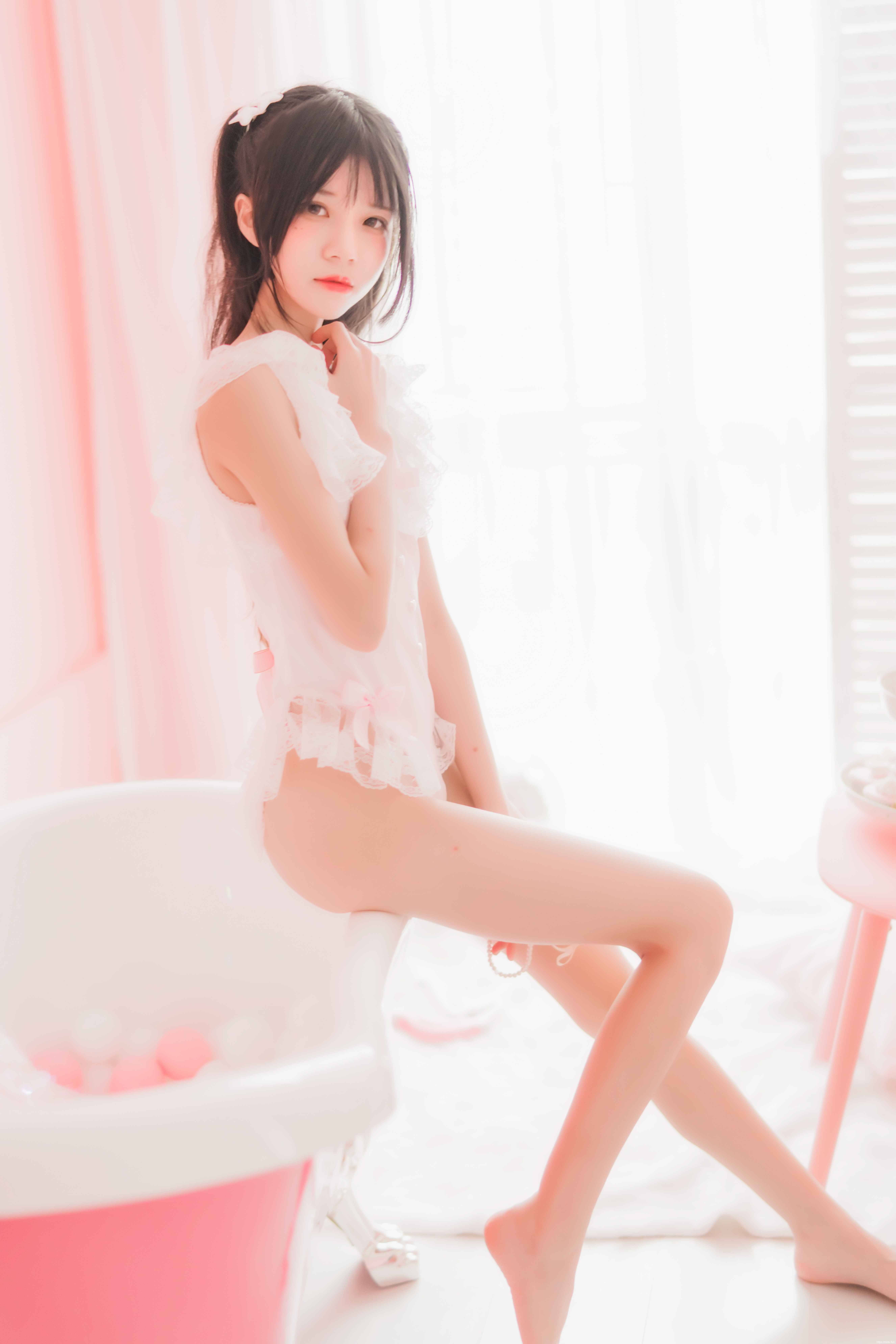 [桜桃喵] 冬眠系列-粉色浴缸