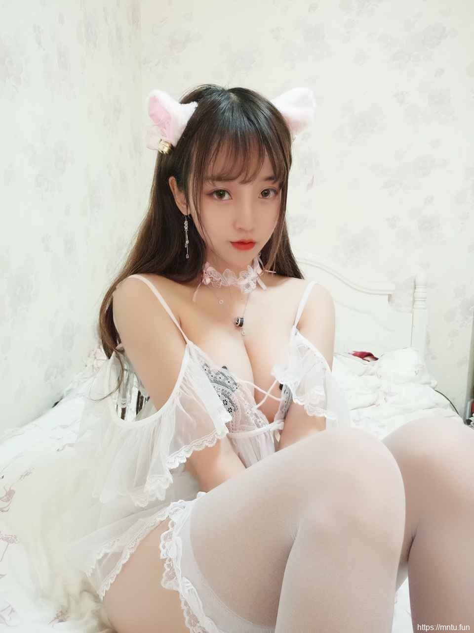 过期米线线喵 耳朵粉兽