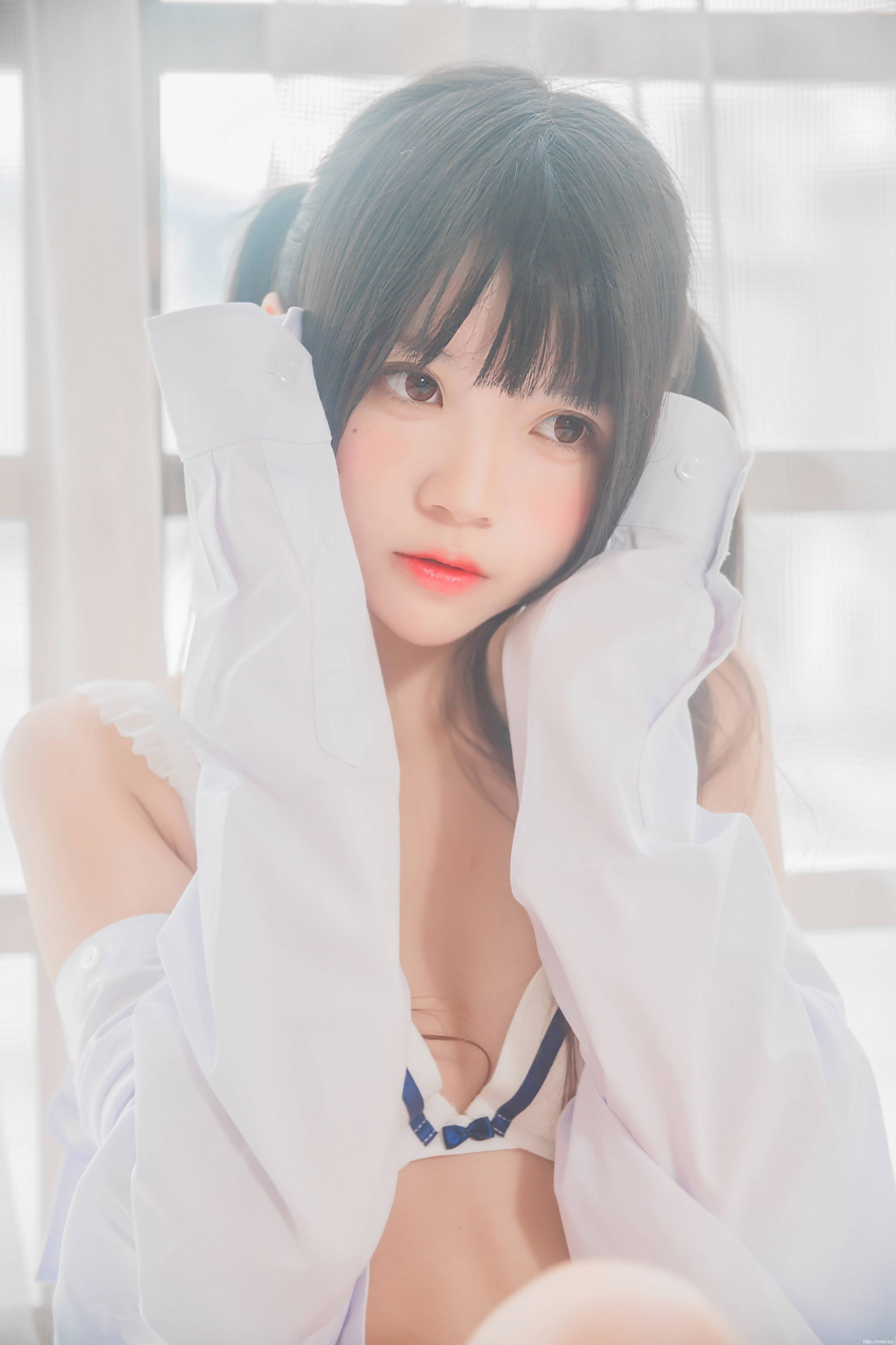 桜桃未熟-白衬衫双马尾（桜桃喵