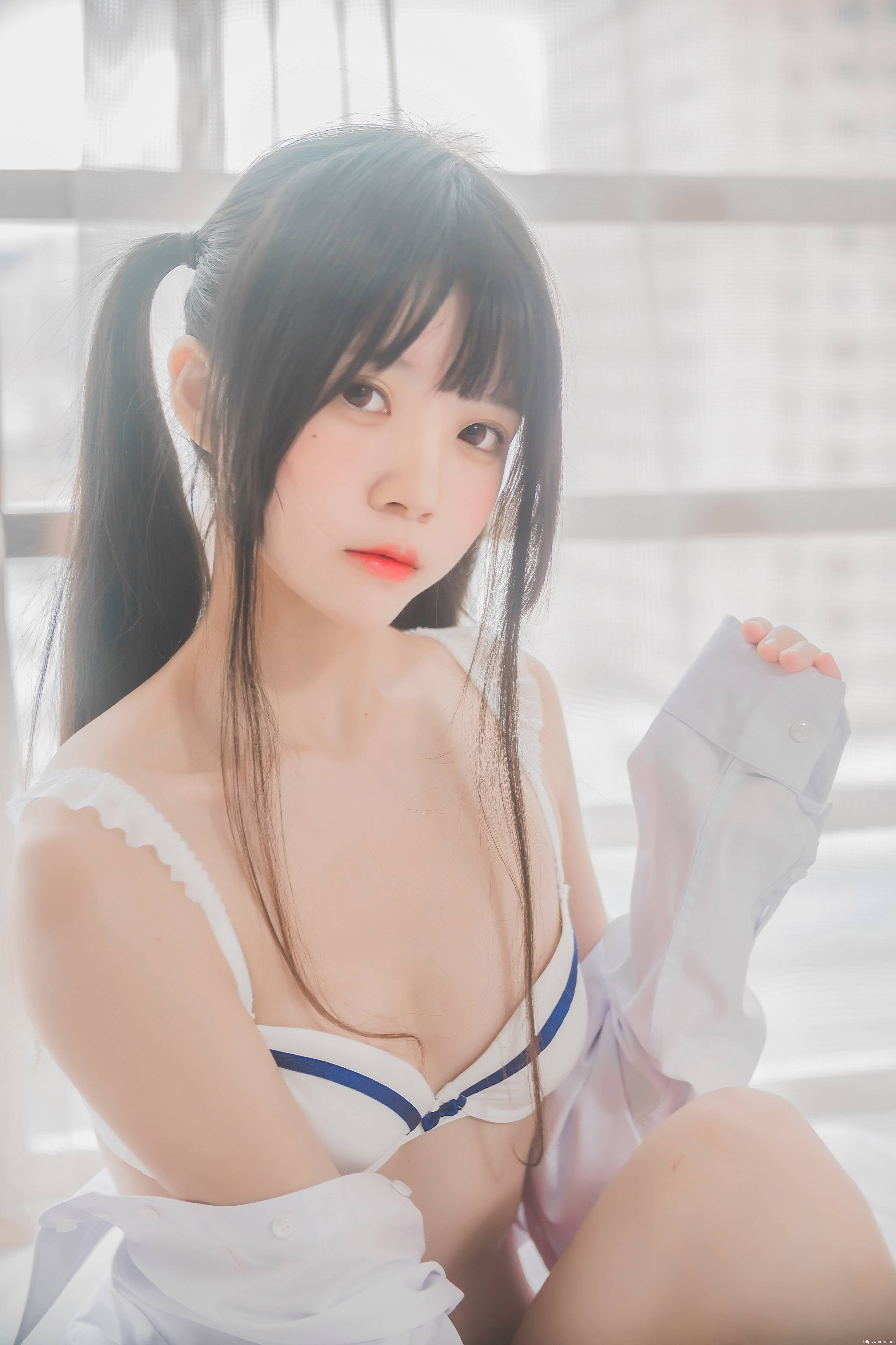 桜桃未熟-白衬衫双马尾（桜桃喵