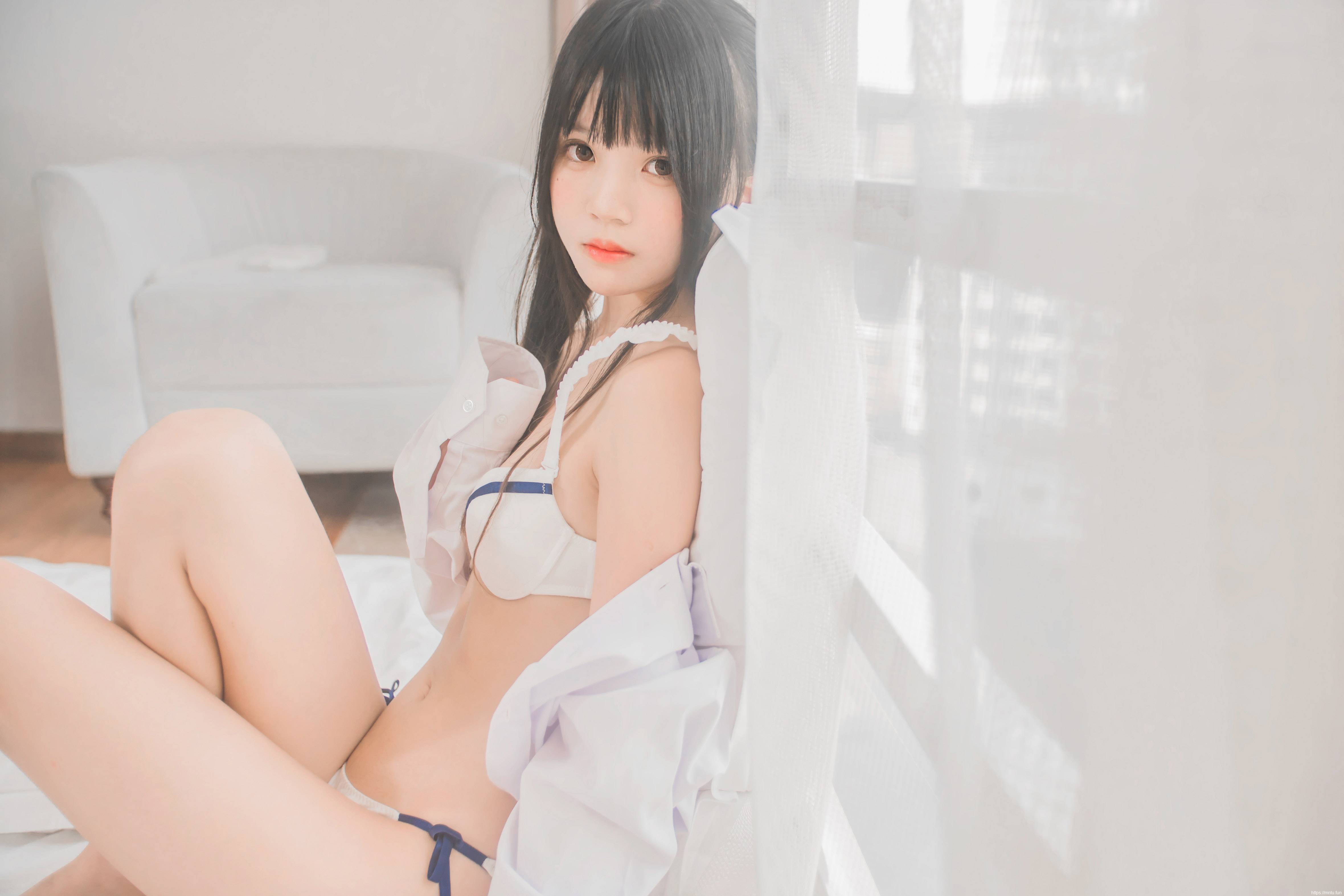 桜桃未熟-白衬衫双马尾（桜桃喵