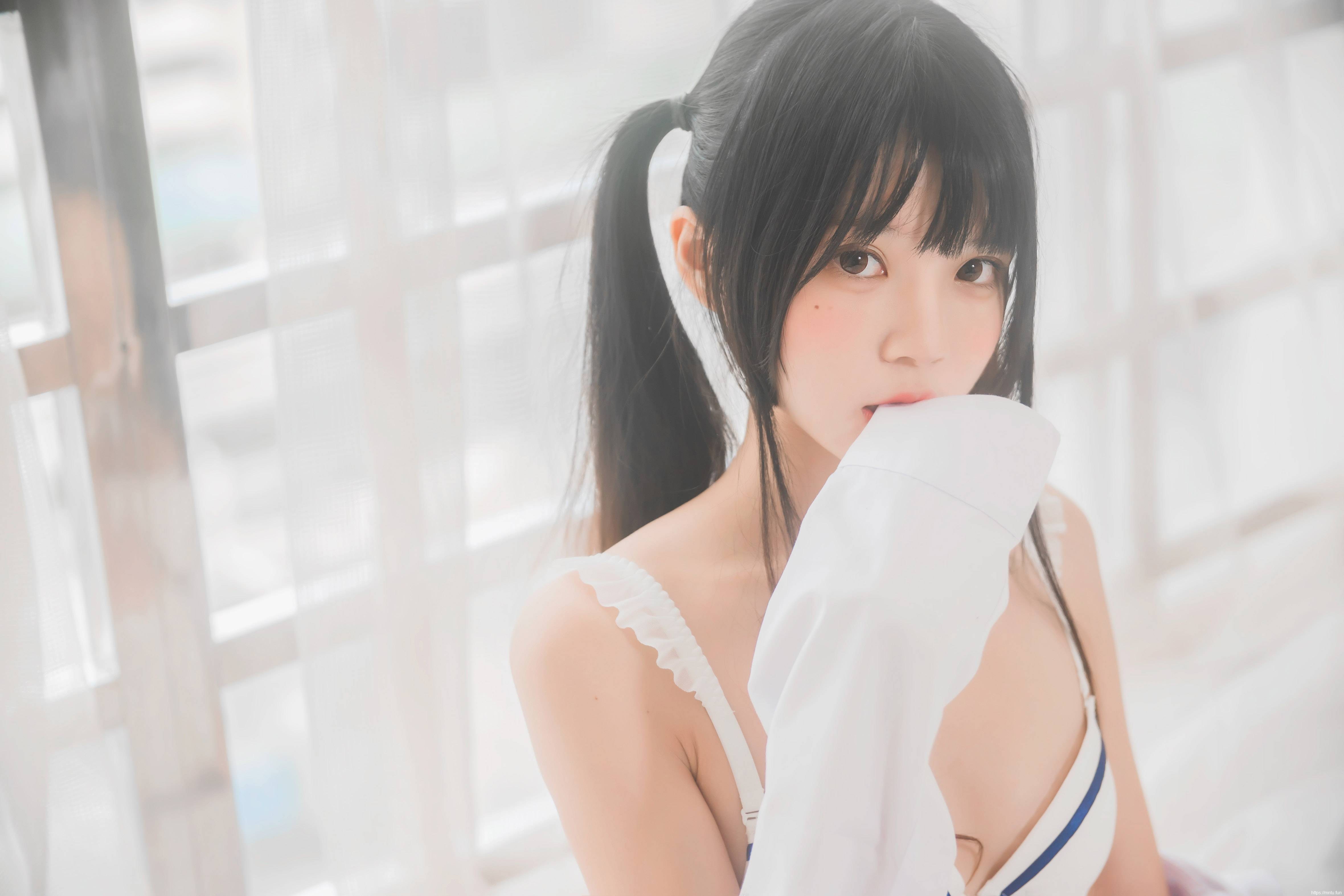 桜桃未熟-白衬衫双马尾（桜桃喵