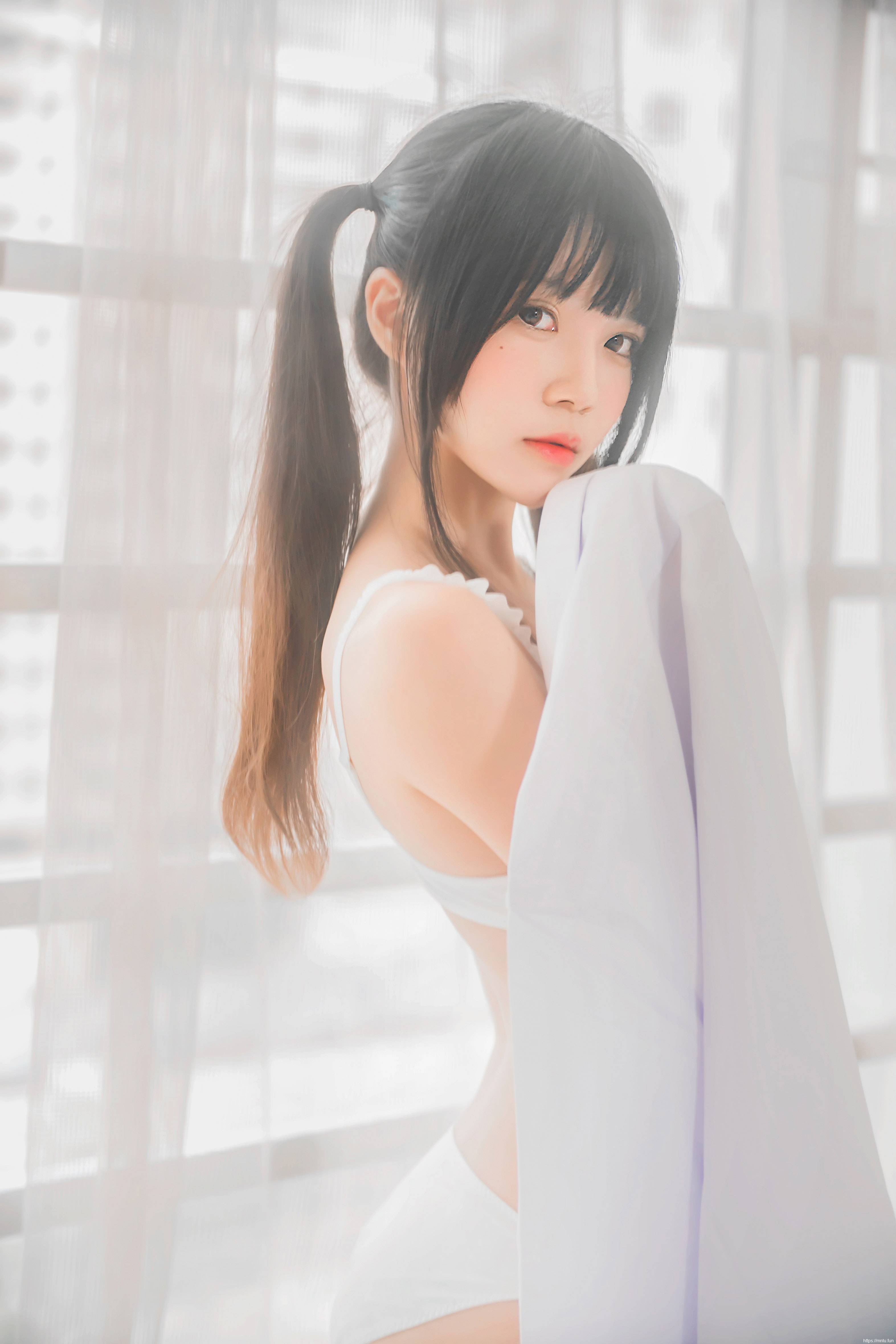 桜桃未熟-白衬衫双马尾（桜桃喵