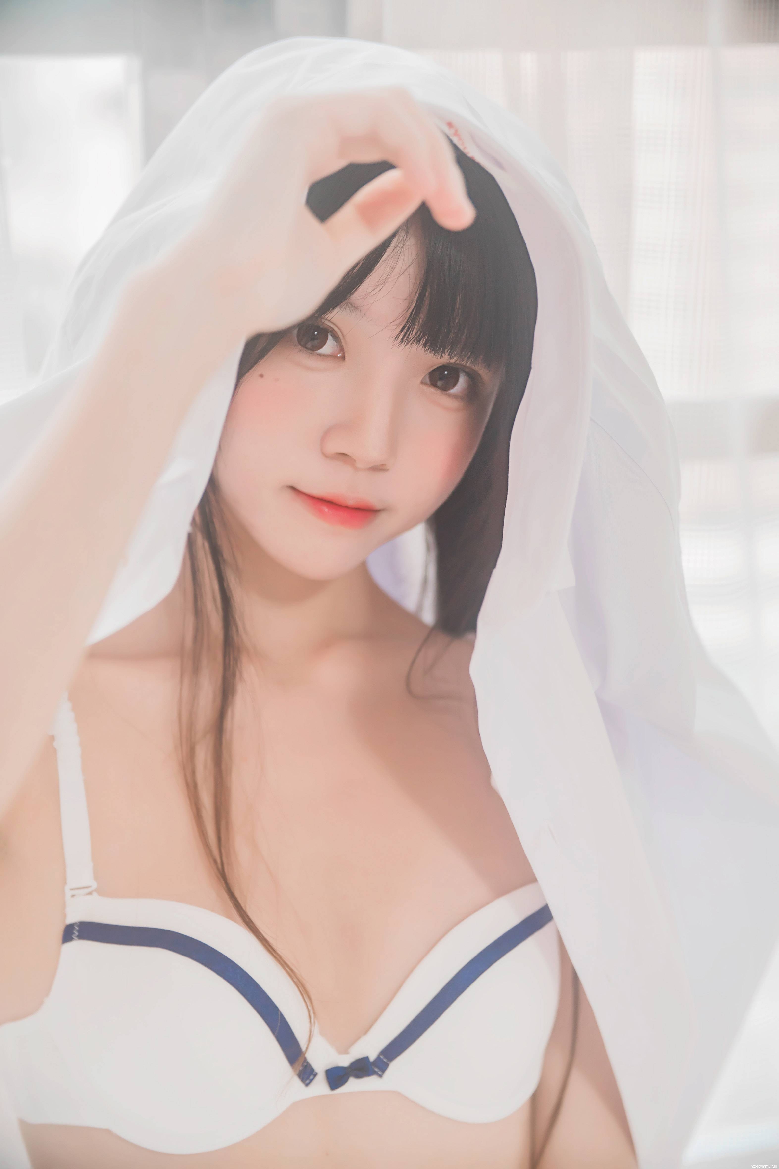 桜桃未熟-白衬衫双马尾（桜桃喵