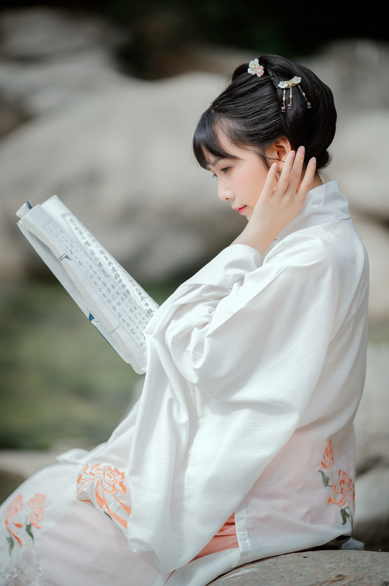 气质淡雅端庄的大家闺秀端庄大气唯美古风摄影图片