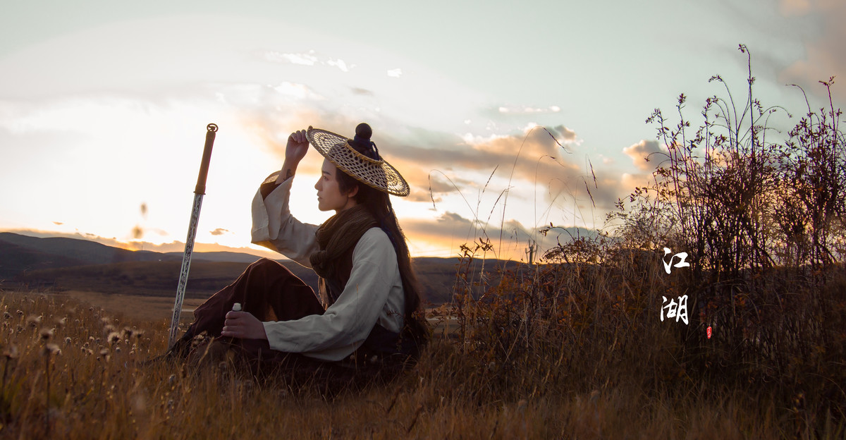 古风仗剑走天涯的古装侠女英姿飒爽霸气写真摄影