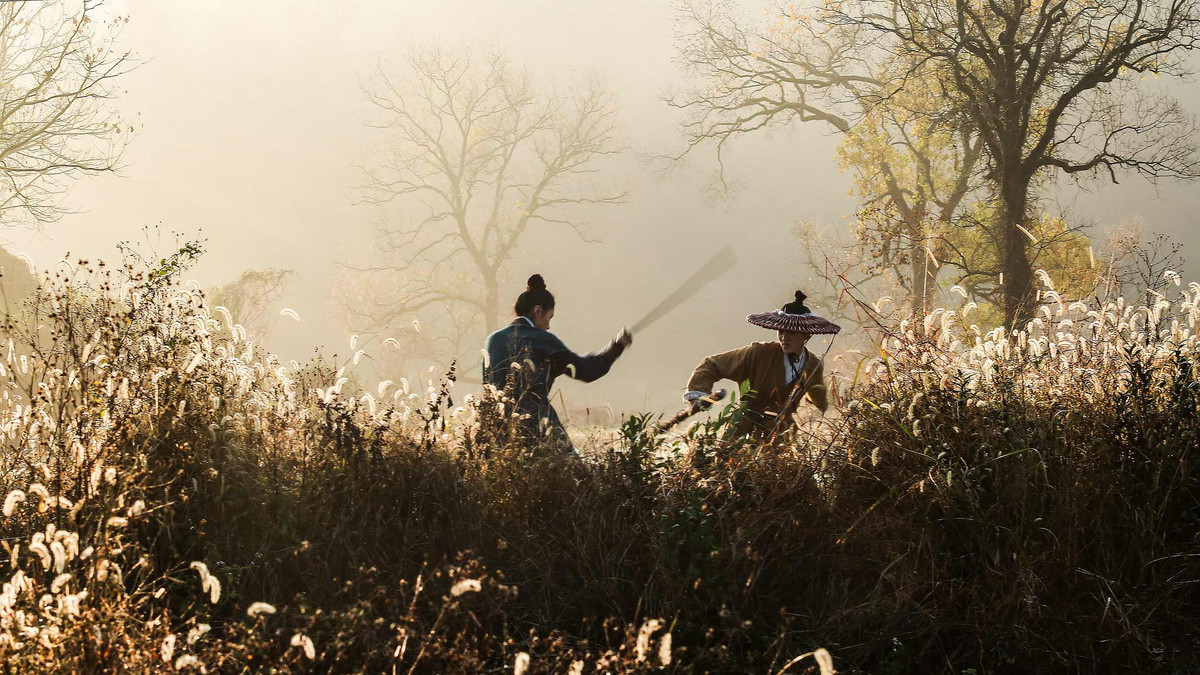 冷艳霸气的古装侠女森系唯美古装摄影图片