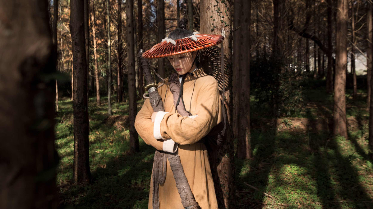 冷艳霸气的古装侠女森系唯美古装摄影图片