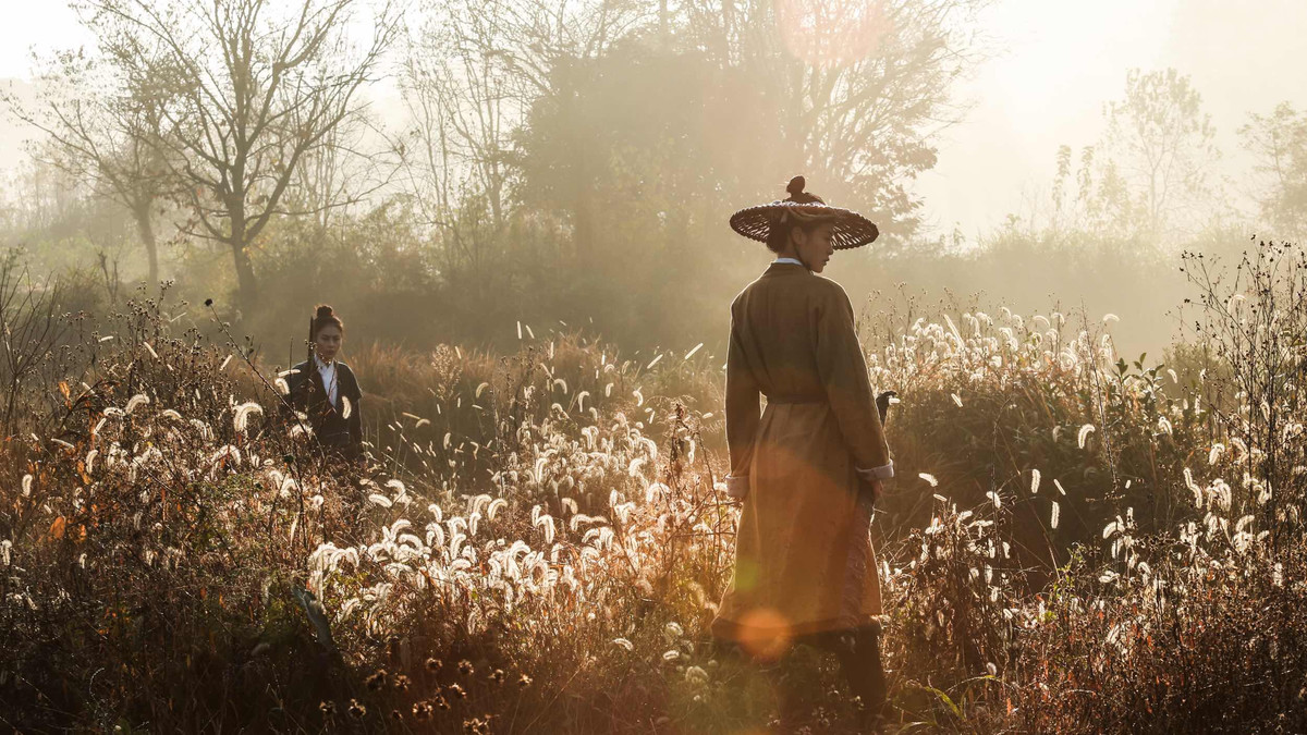 冷艳霸气的古装侠女森系唯美古装摄影图片