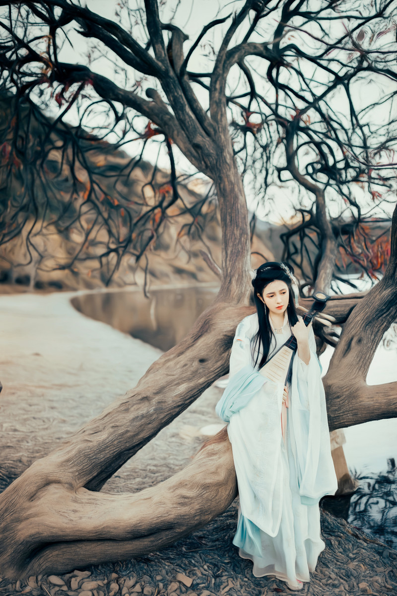 鹅蛋脸汉服美女轻纱飘逸唯美养眼的古风摄影图片