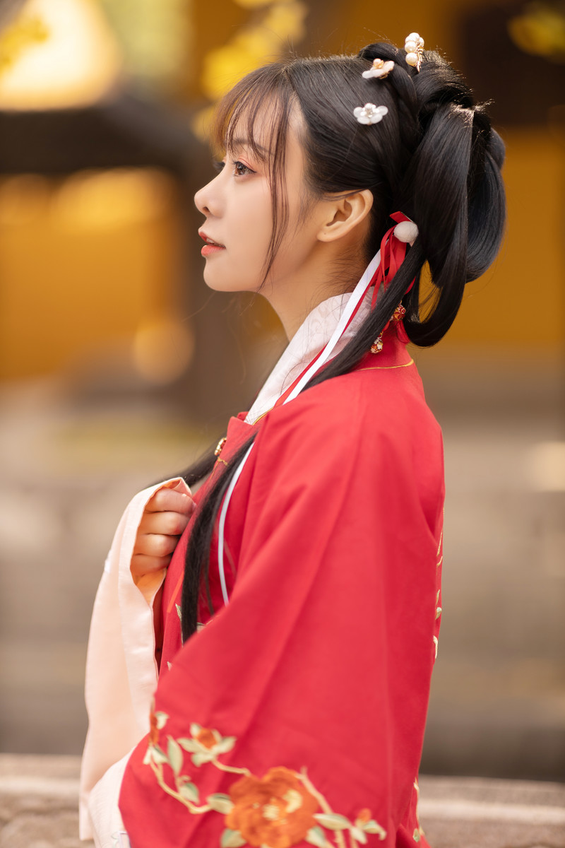 古装汉服美女温婉可人唯美古风摄影