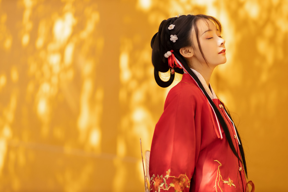 古装汉服美女温婉可人唯美古风摄影