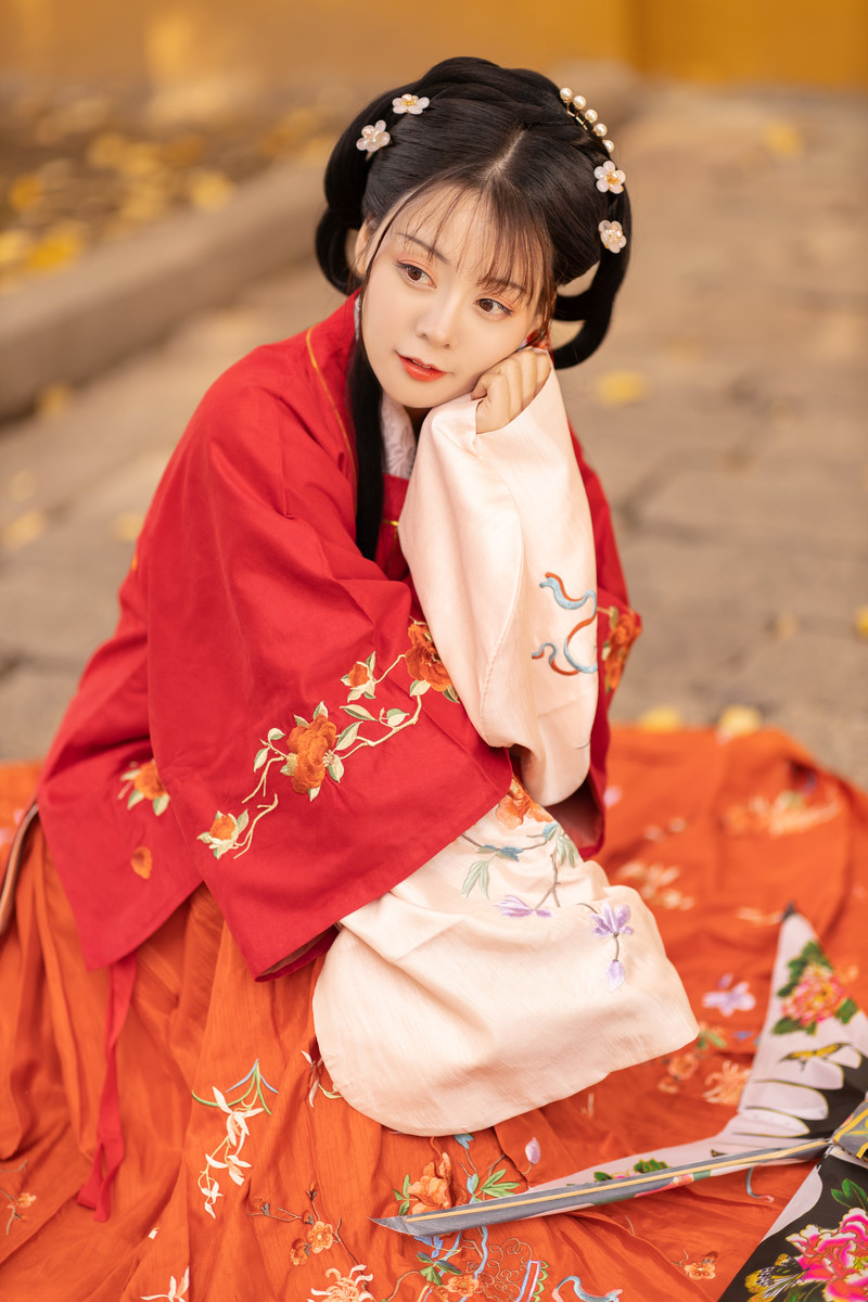 古装汉服美女温婉可人唯美古风摄影