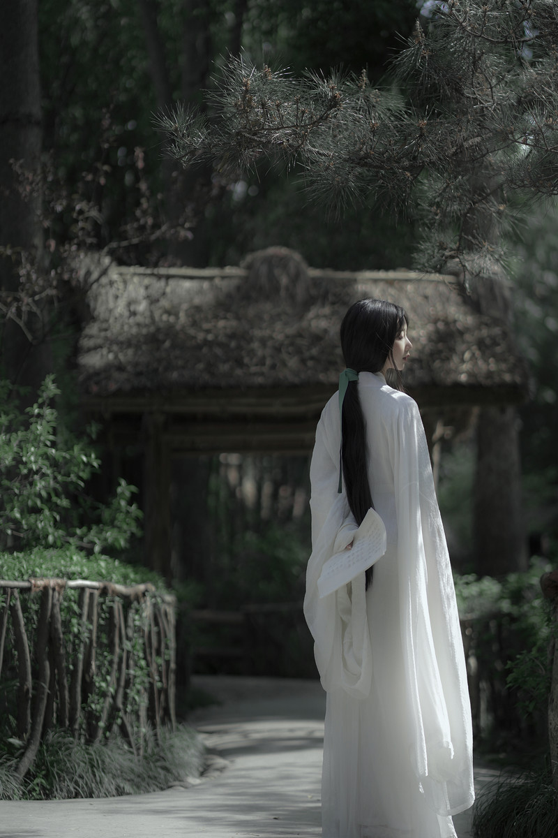 小仙女气质纤尘不染妩媚动人汉服图片