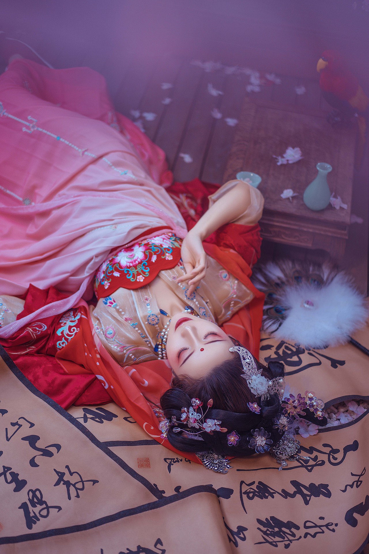 汉服美女举止优雅端庄唯美古风摄影