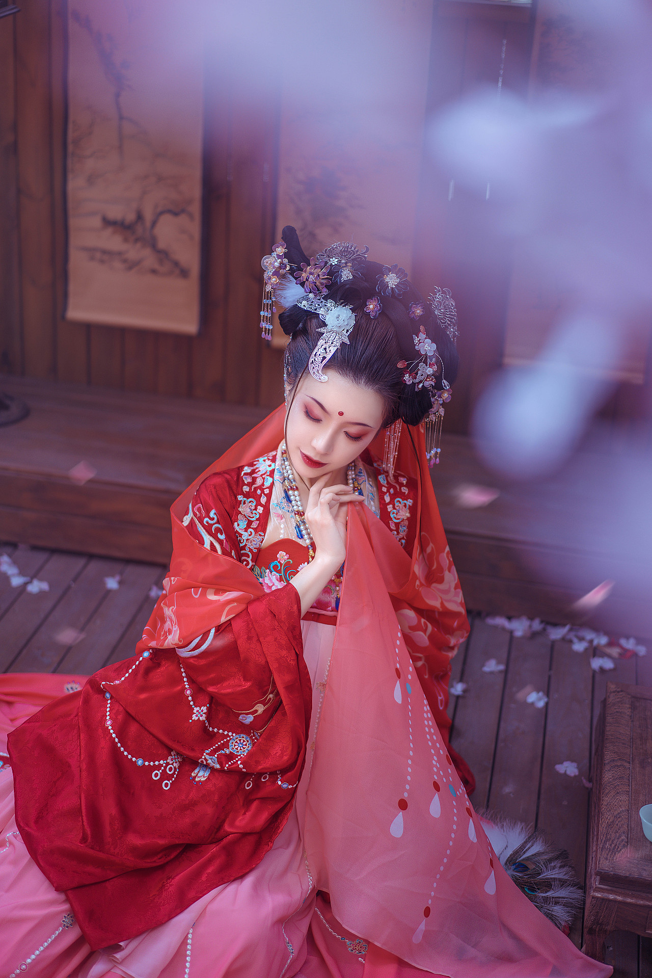 汉服美女举止优雅端庄唯美古风摄影