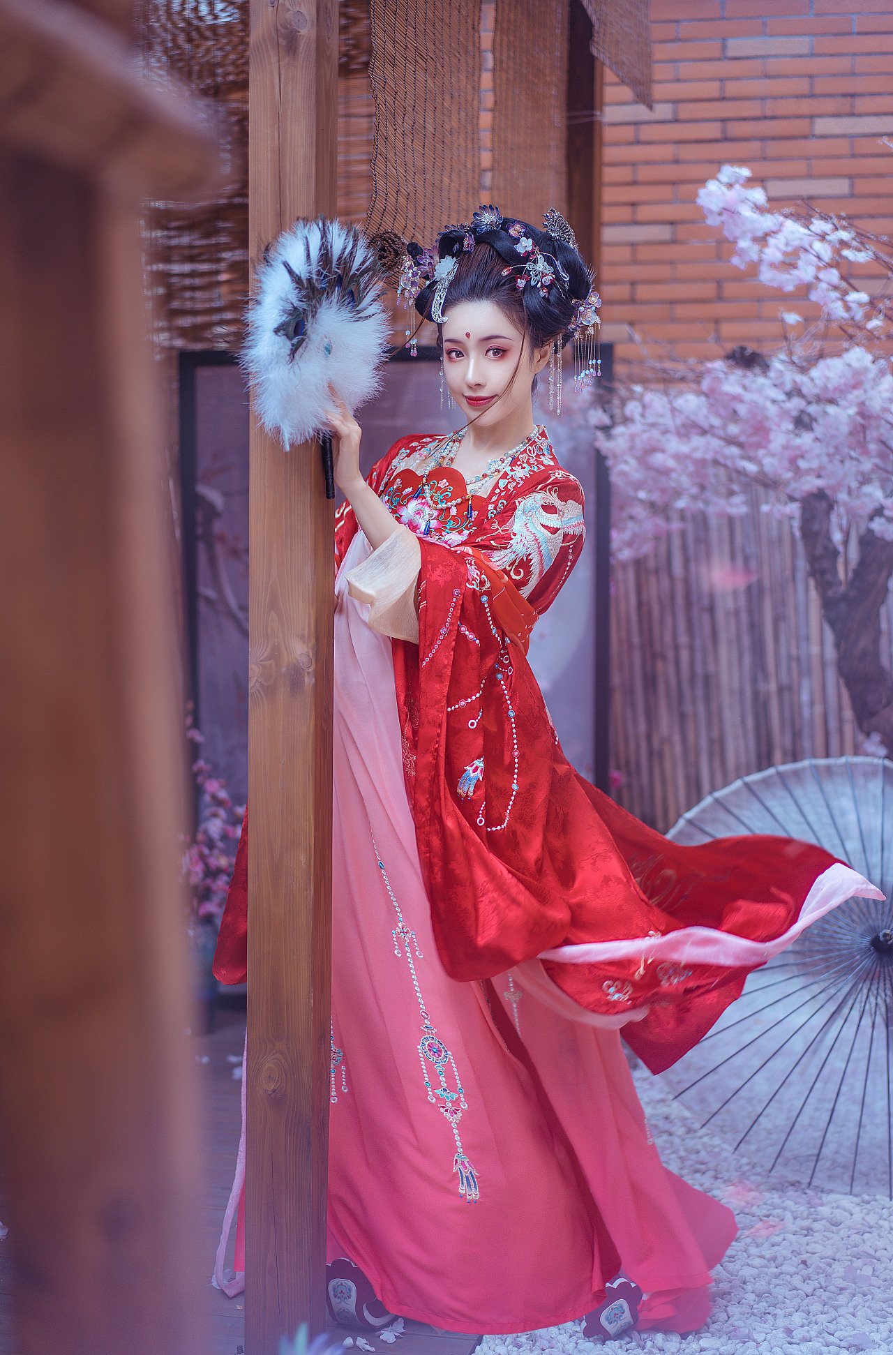 汉服美女举止优雅端庄唯美古风摄影