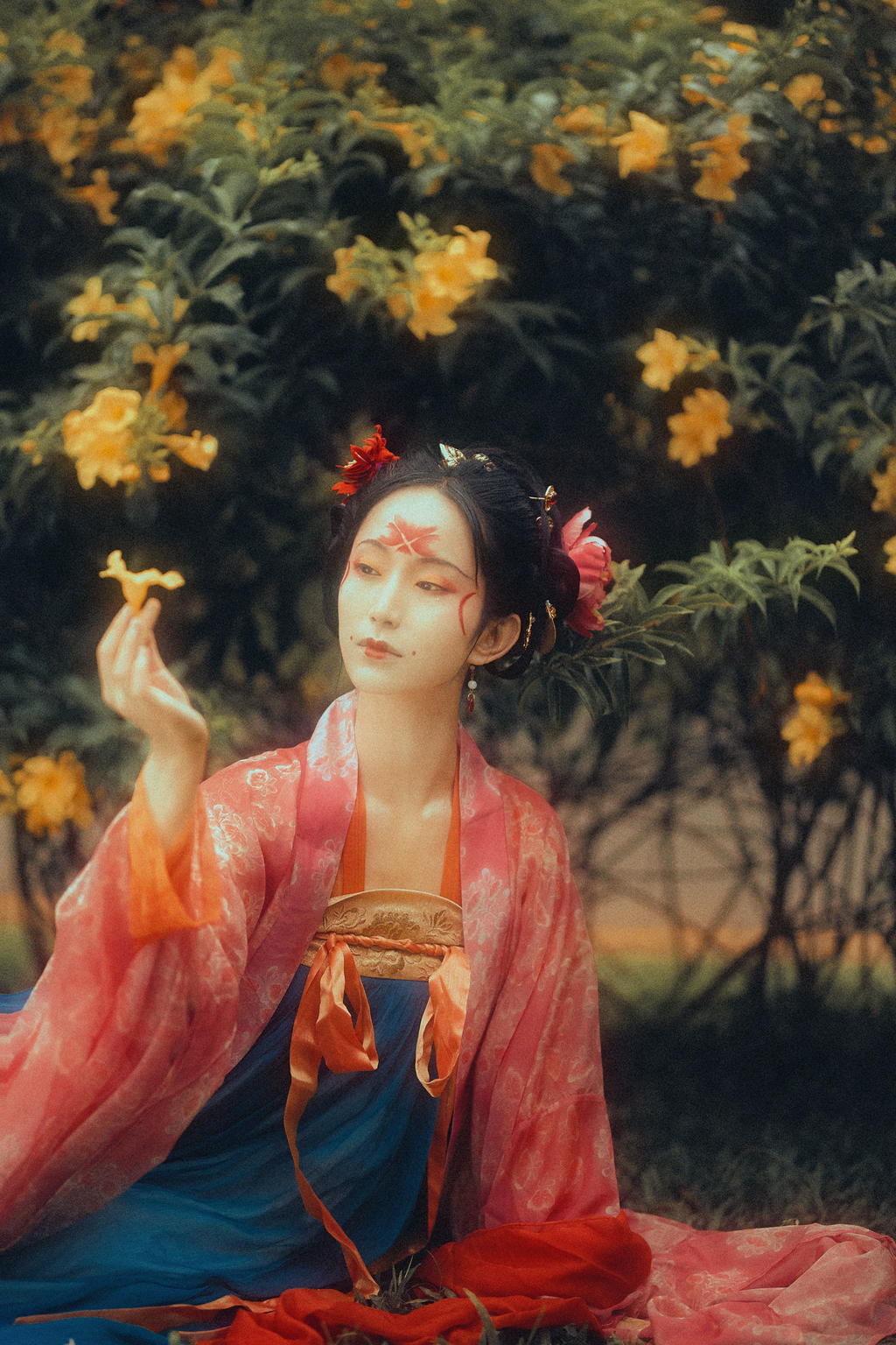 唐朝女人性格豪放大胆高清古风摄影图片