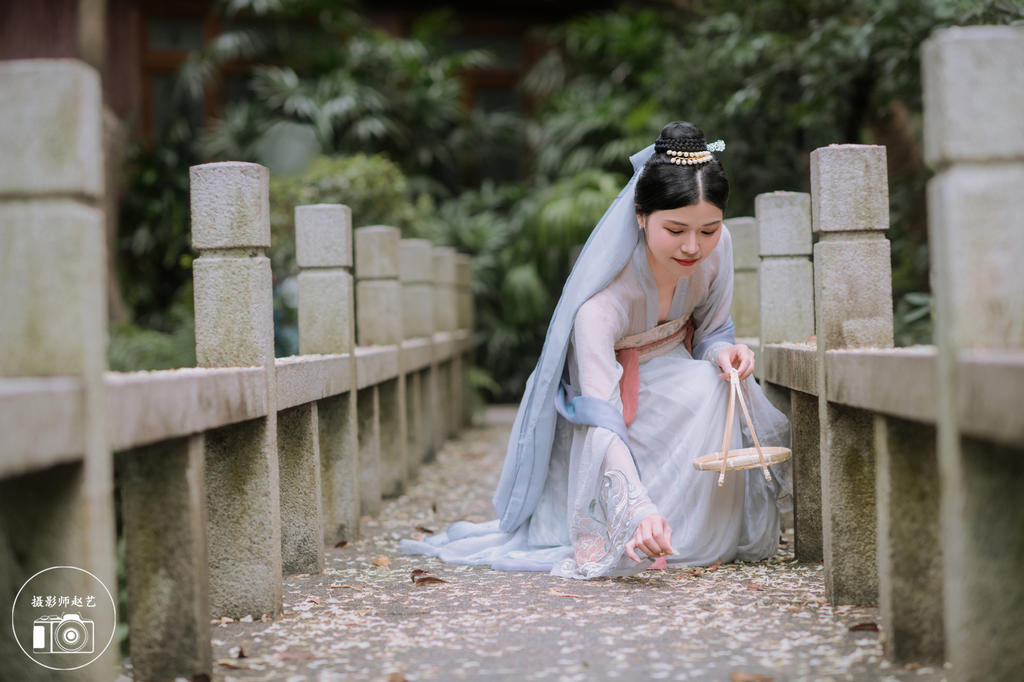 仙气飘飘的汉服小姐姐唯美古装摄影图片