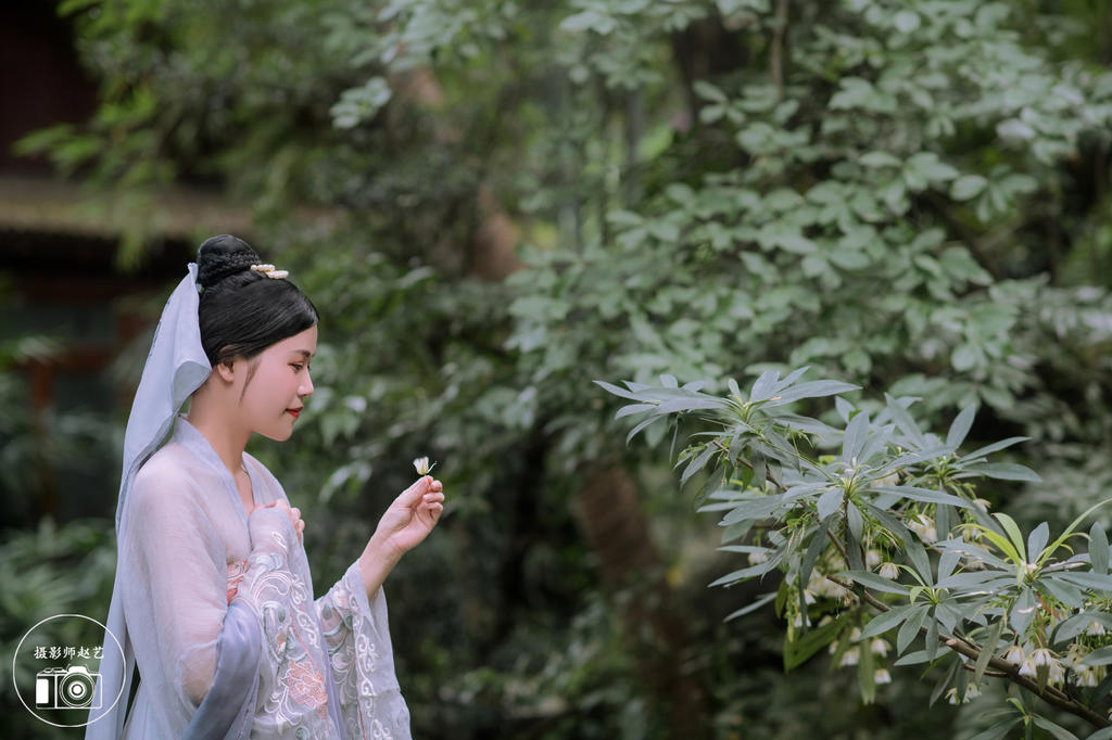 仙气飘飘的汉服小姐姐唯美古装摄影图片