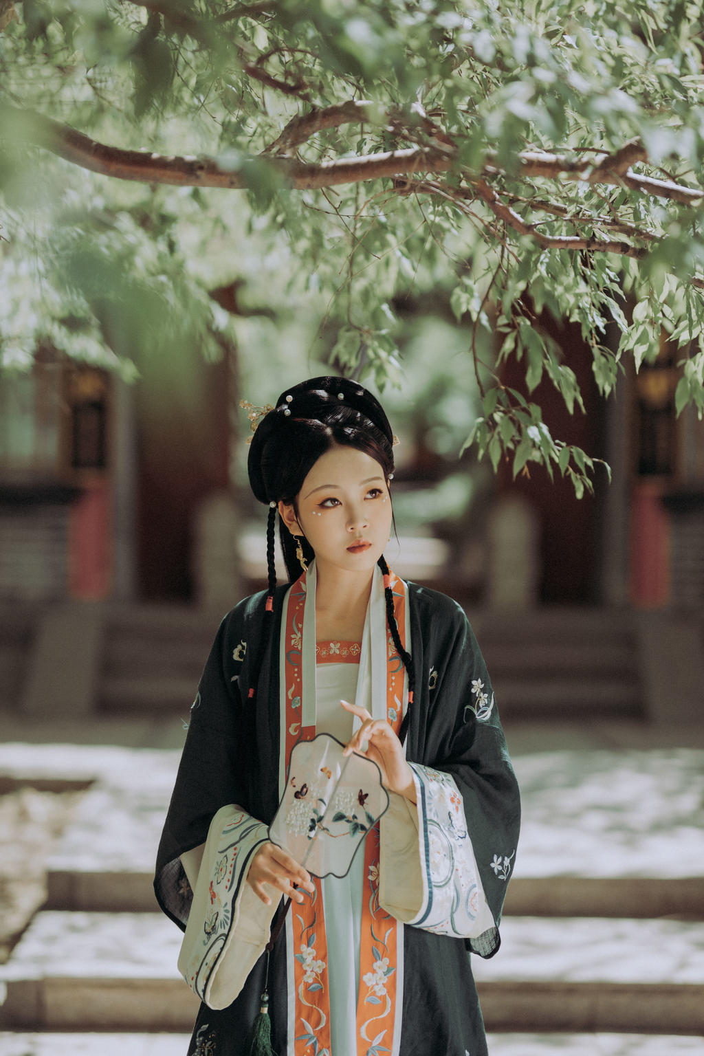 古装大家闺秀温婉端庄古风摄影图片