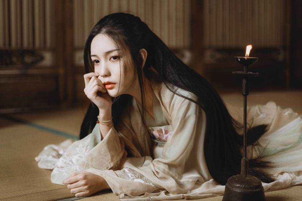 气质汉服美女肤白貌美唯美古装摄影