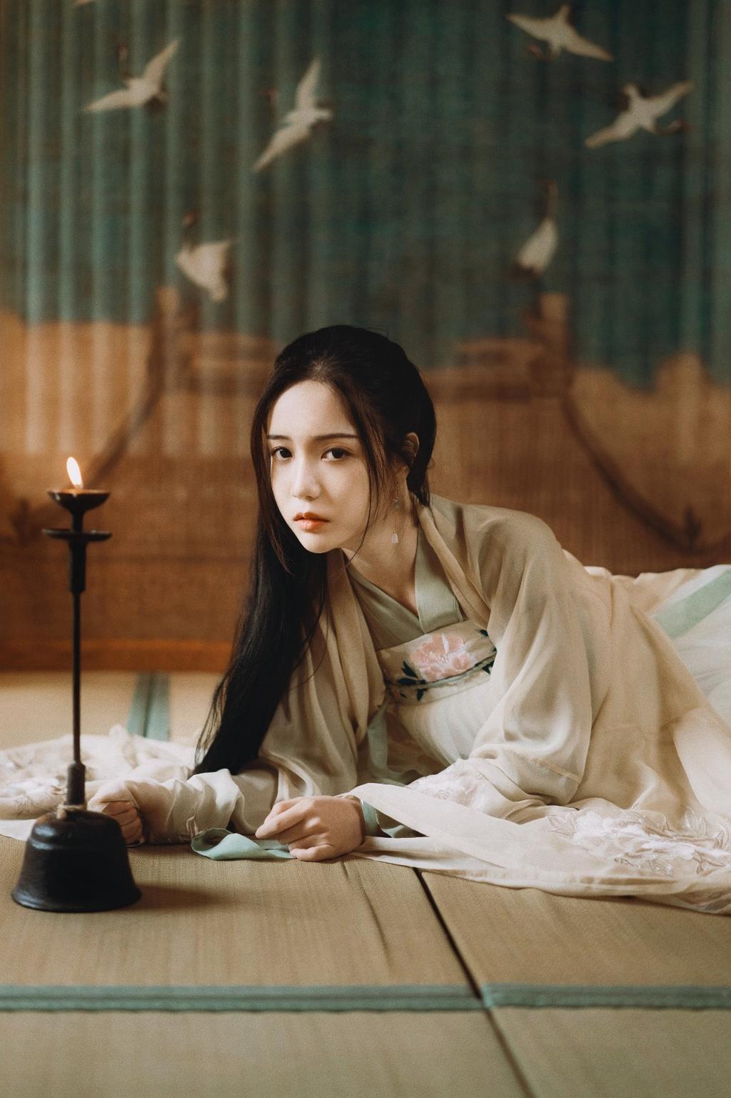 气质汉服美女肤白貌美唯美古装摄影