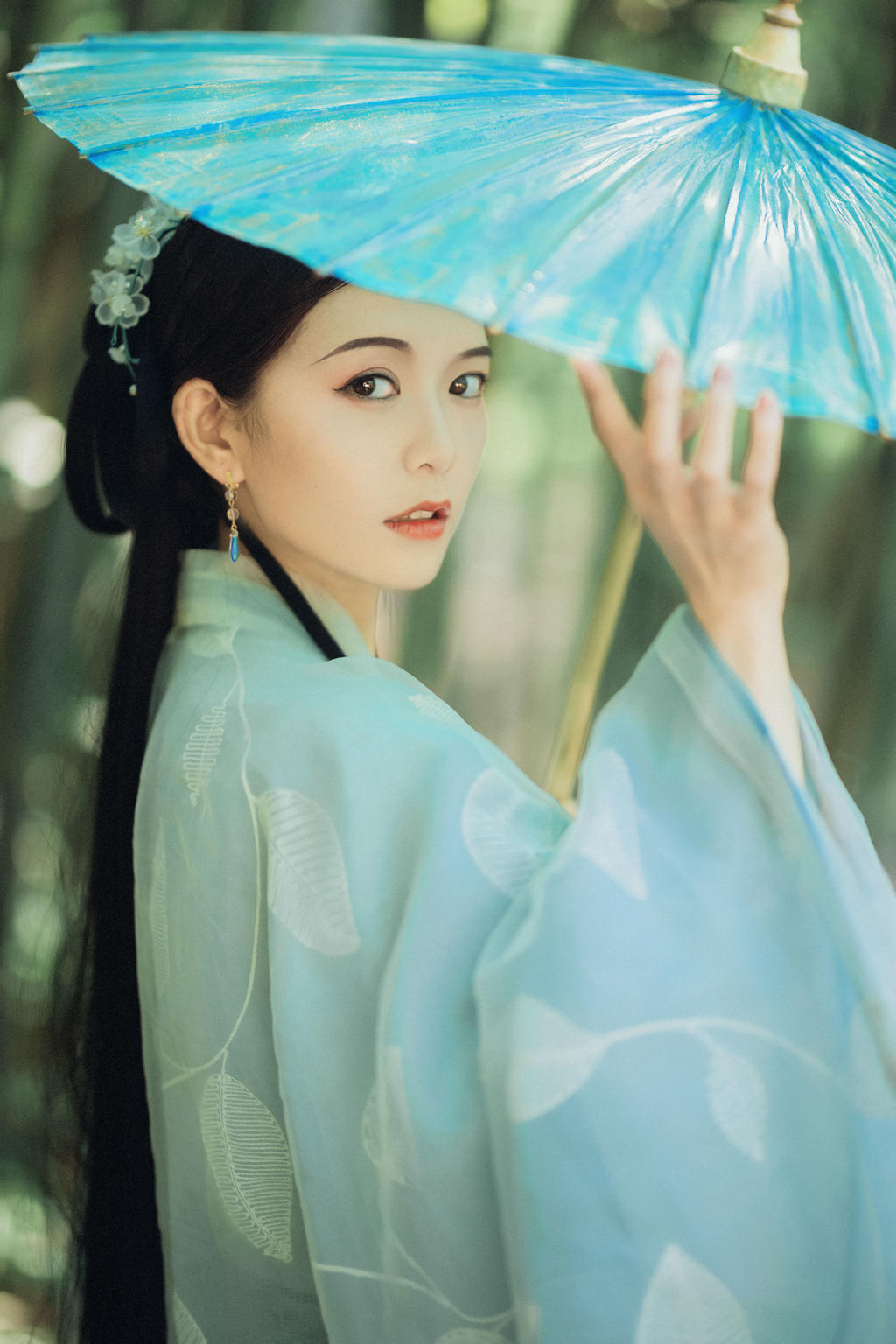 汉服美女气质纤尘不染飘逸唯美写真