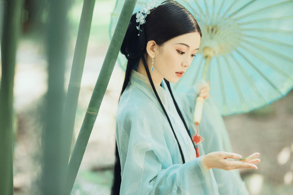 汉服美女气质纤尘不染飘逸唯美写真