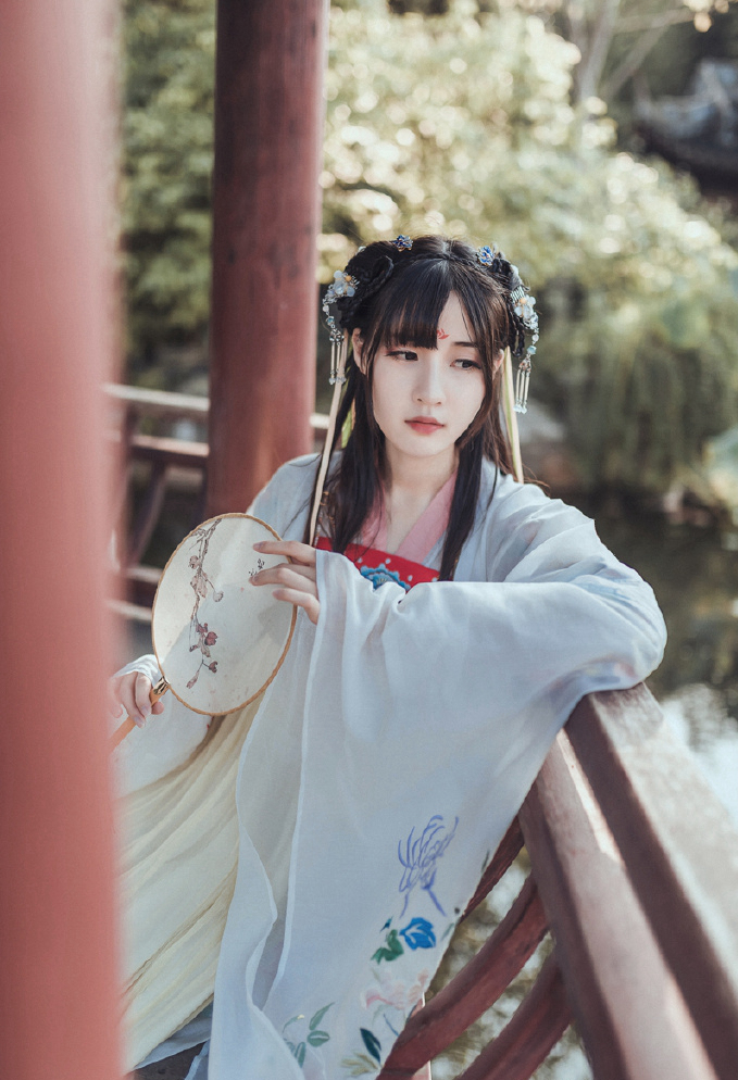 妙龄少女古装汉服唯美图片