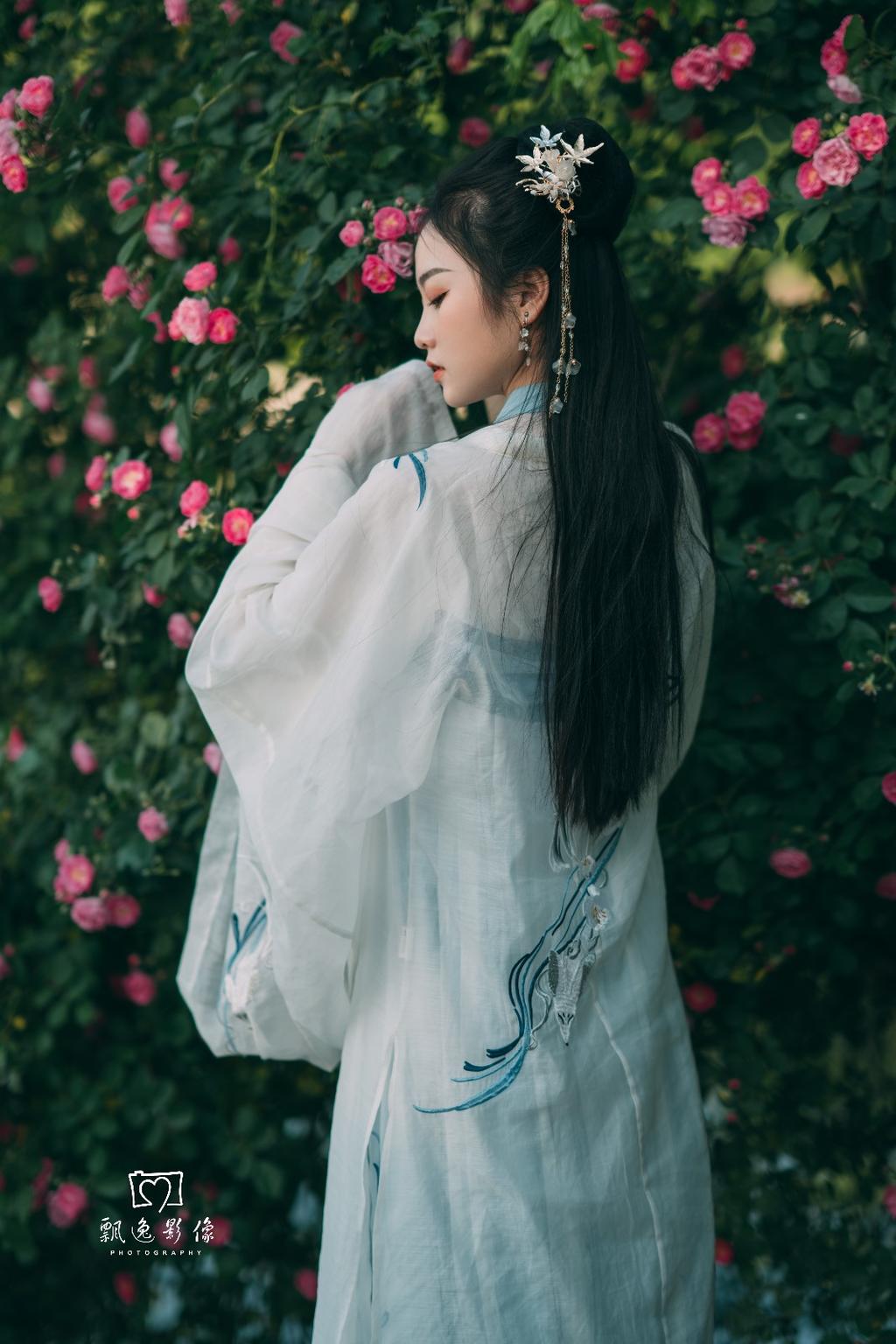 温柔似水的古装美女唯美古风摄影