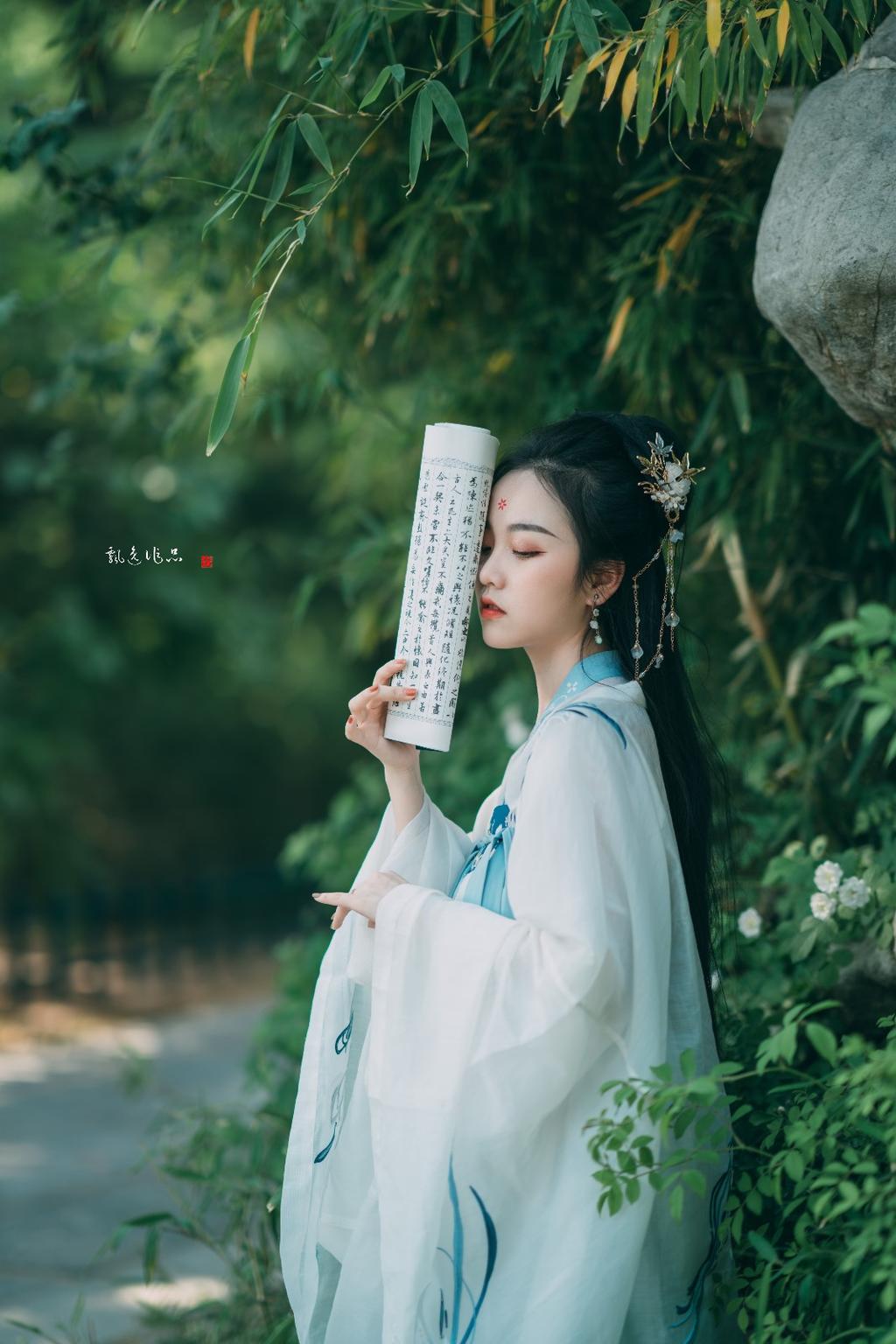 温柔似水的古装美女唯美古风摄影