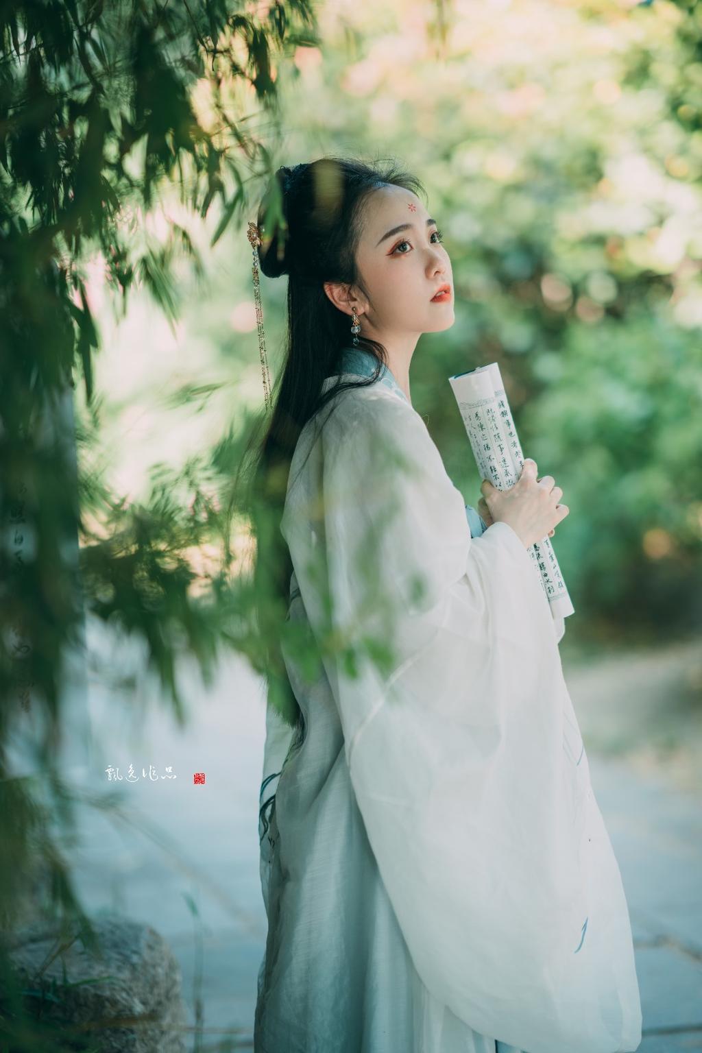 温柔似水的古装美女唯美古风摄影