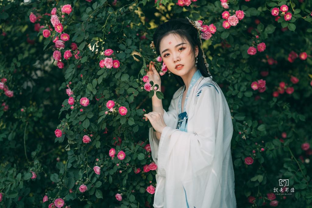 温柔似水的古装美女唯美古风摄影