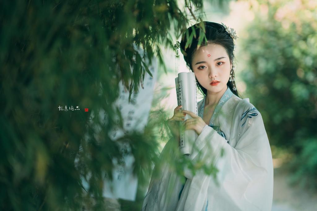 温柔似水的古装美女唯美古风摄影