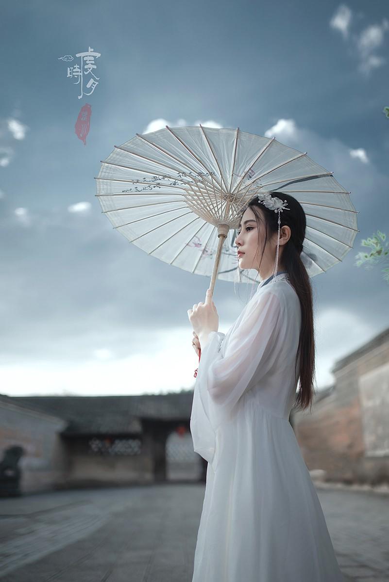 仙气飘飘的白衣女子唯美古风图片