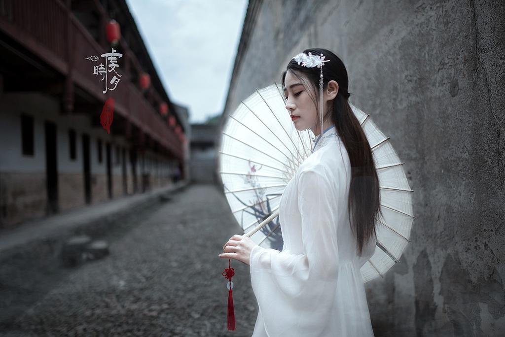 仙气飘飘的白衣女子唯美古风图片