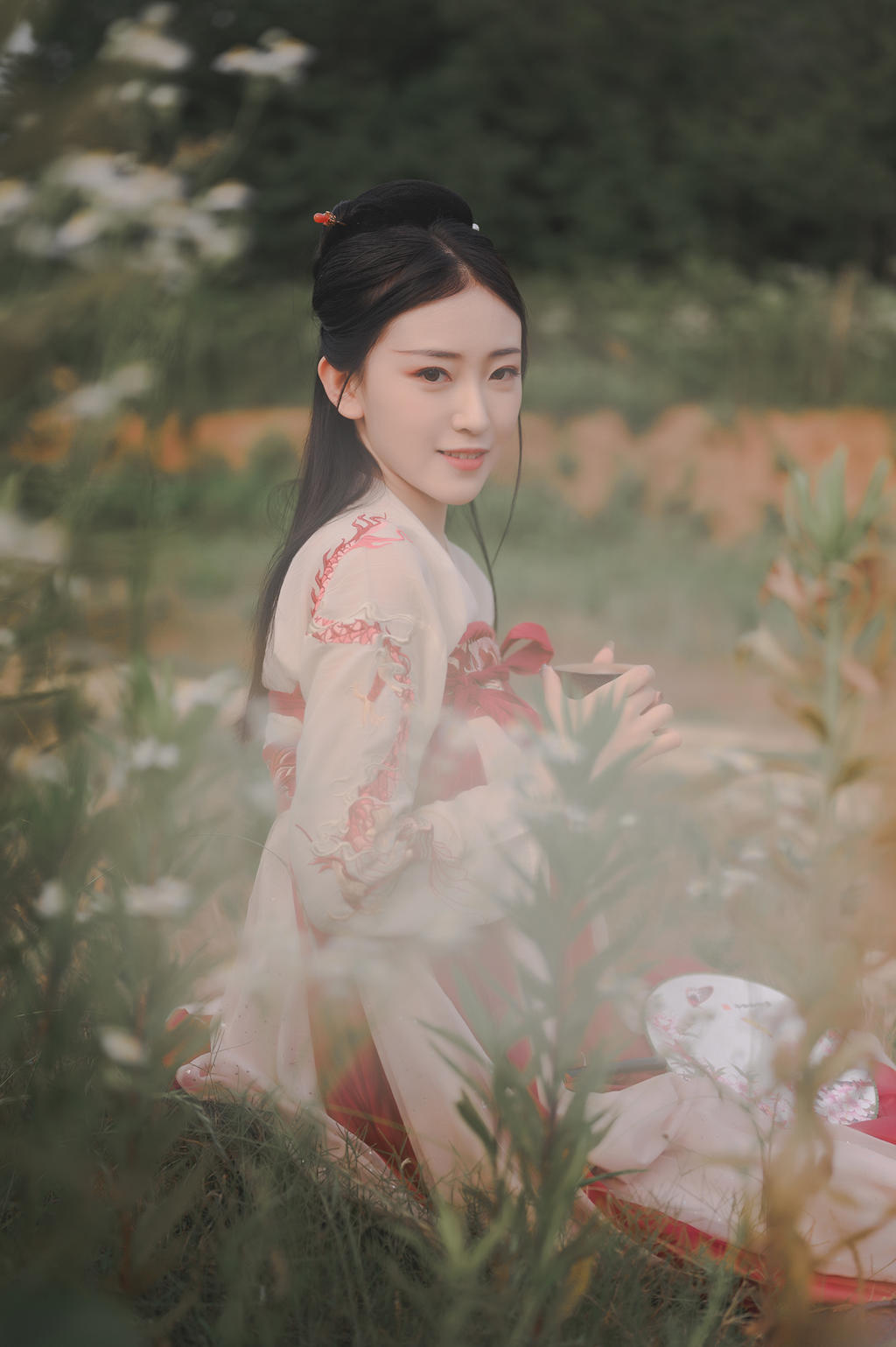 唐朝汉服美女气质淡雅古风摄影